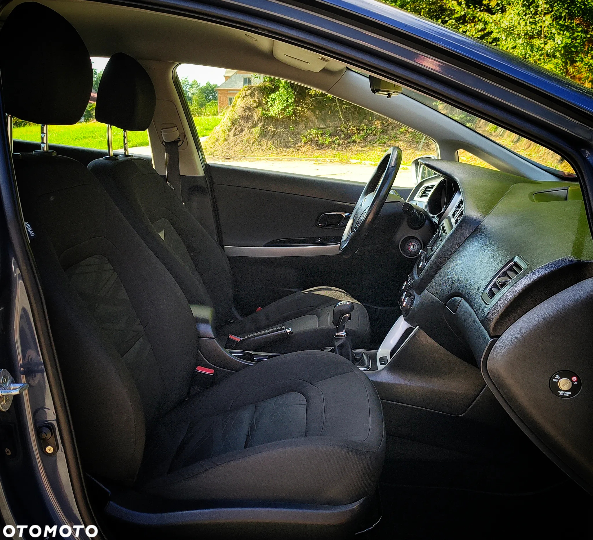 Kia Ceed - 10