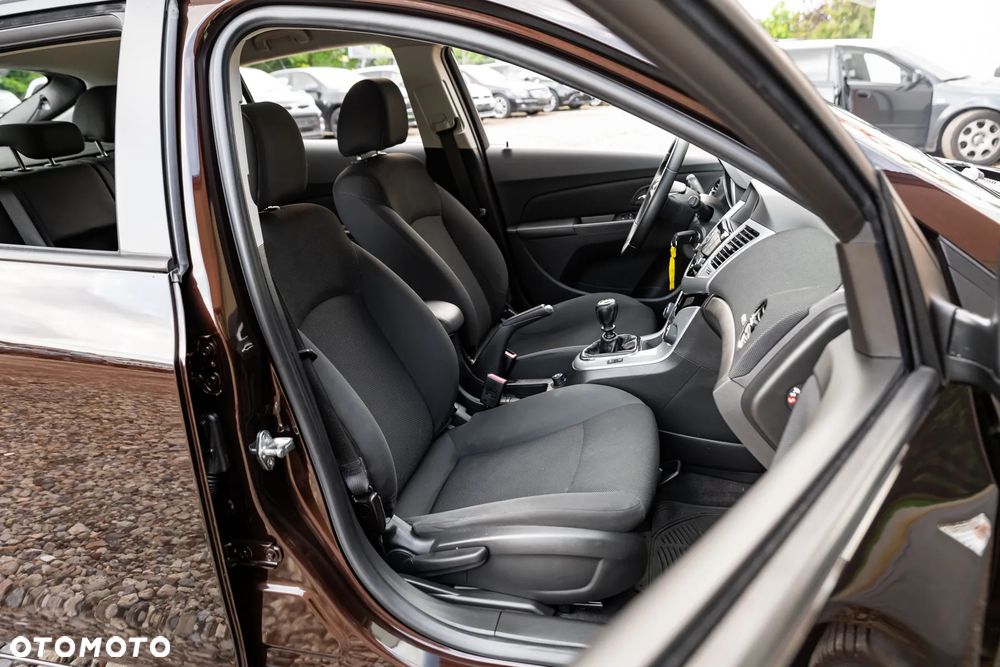 Chevrolet Cruze - 24