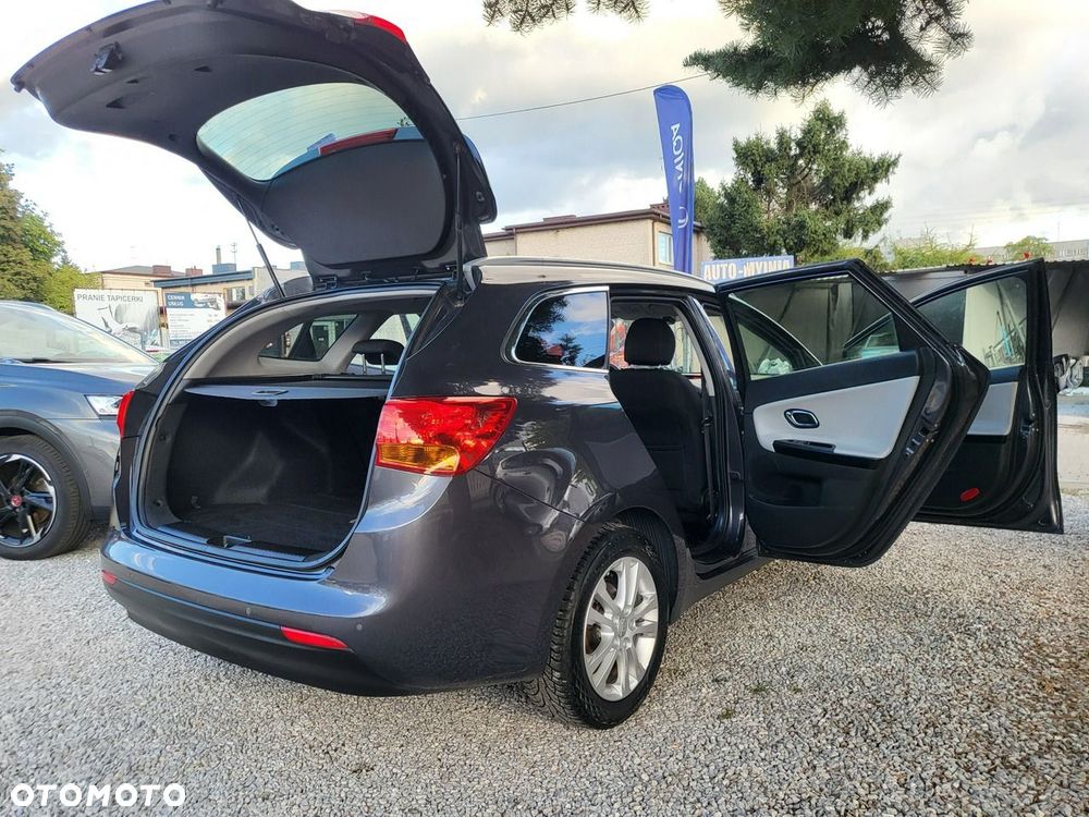 Kia Ceed - 11