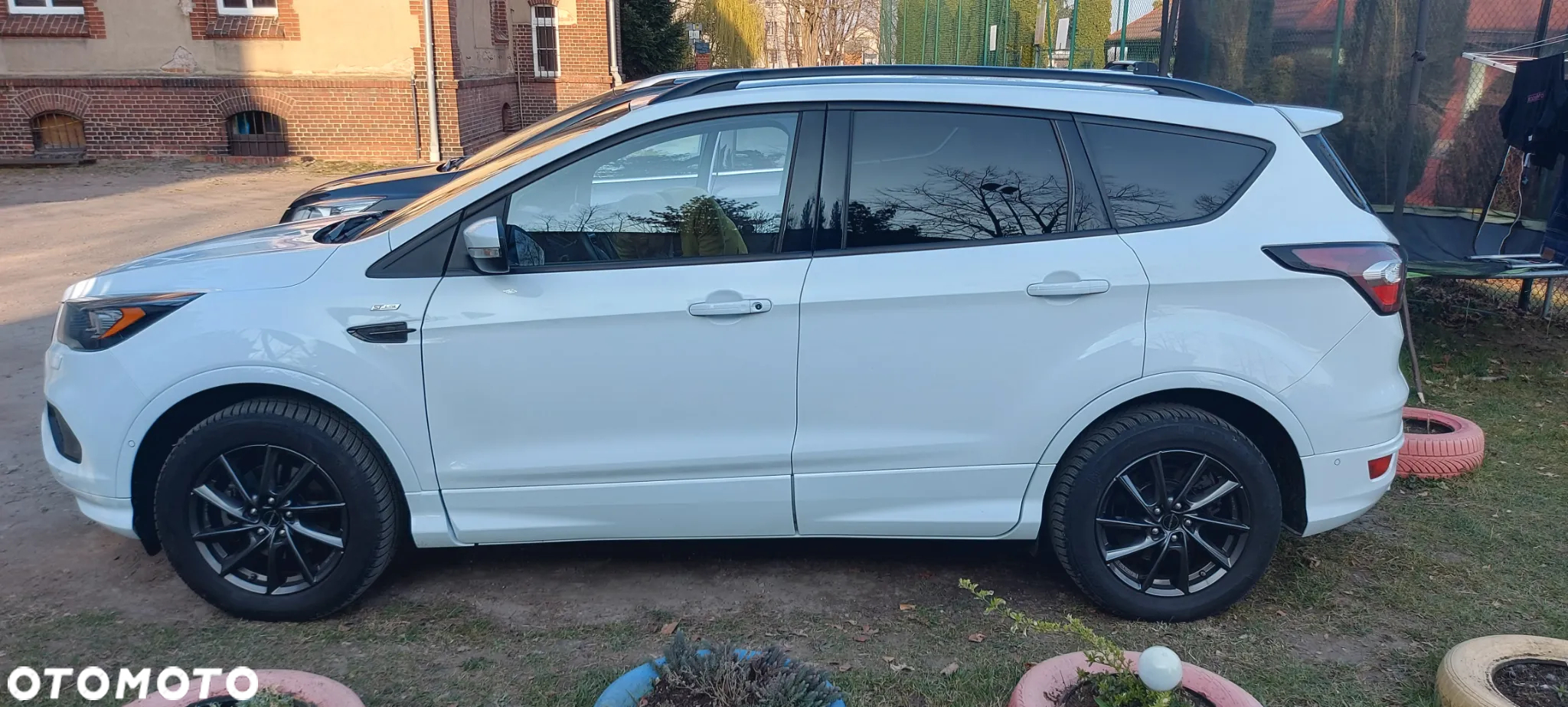 Ford Kuga 1.5 EcoBoost 2x4 ST-Line - 3