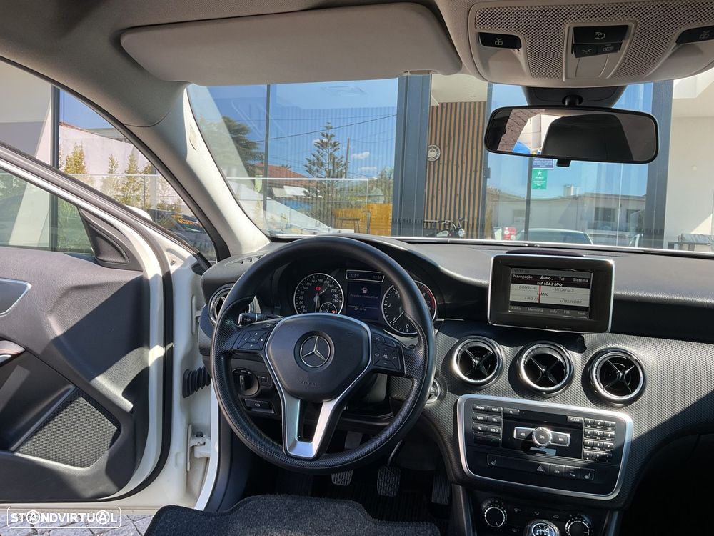 Mercedes-Benz A 180 CDi BE AMG Line - 36