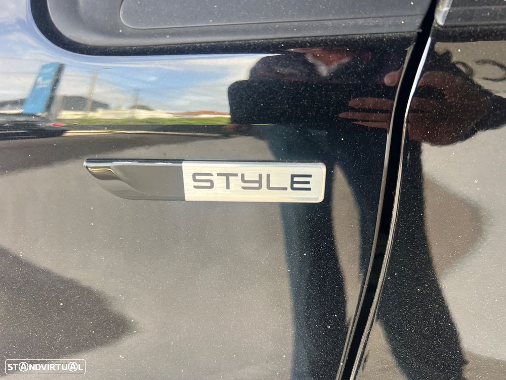 Peugeot 208 1.2 PureTech Style - 18