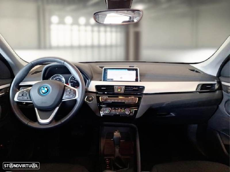 BMW X1 25 e xDrive Corporate Edition - 4