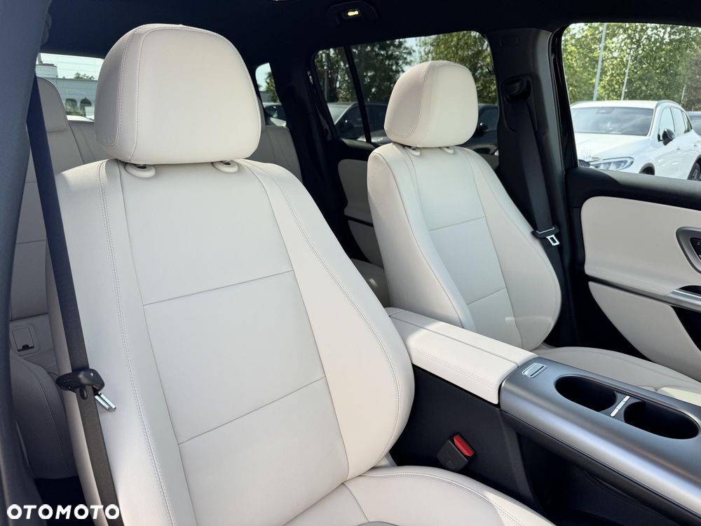 Mercedes-Benz GLB 200 mHEV 8G-eDCT - 13