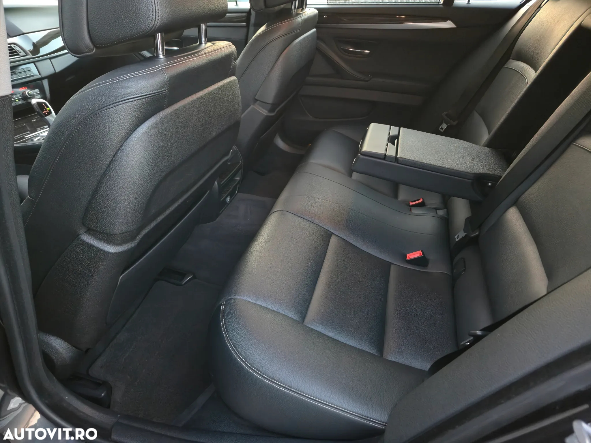 BMW Seria 5 525d Touring Sport-Aut. - 34