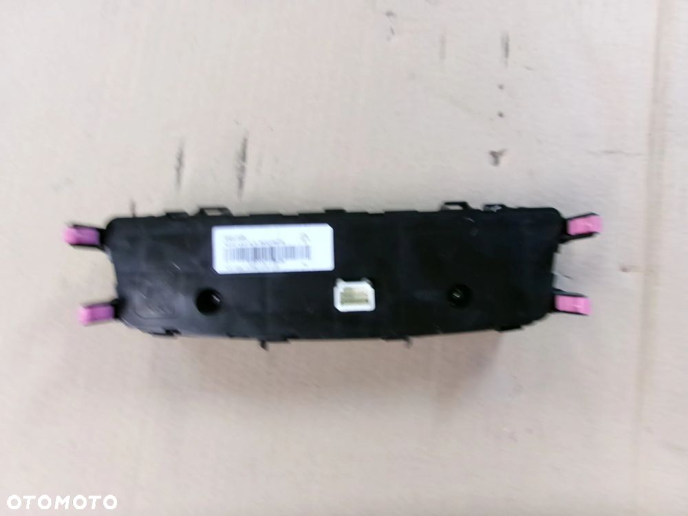 PANEL KLIMATYZACJI TOYOTA AVENSIS T27 09-15 - 2