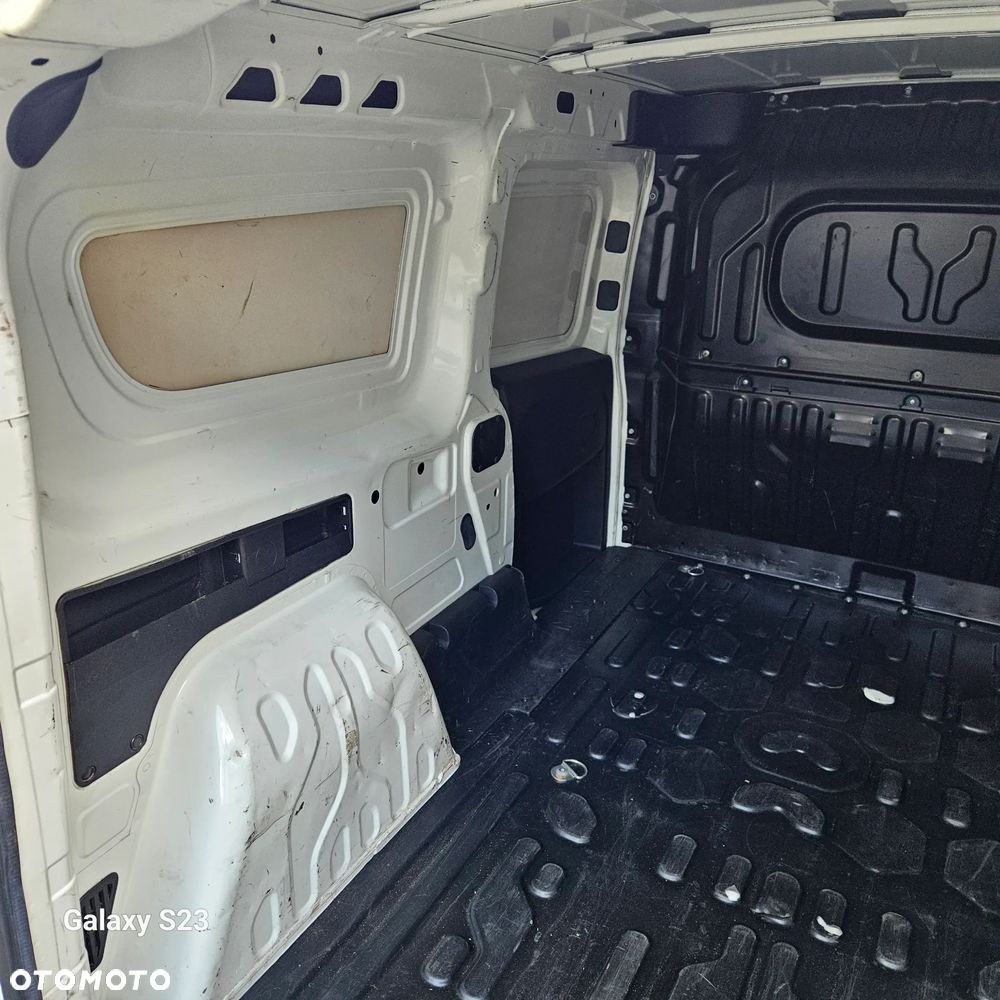 Opel COMBO - 25