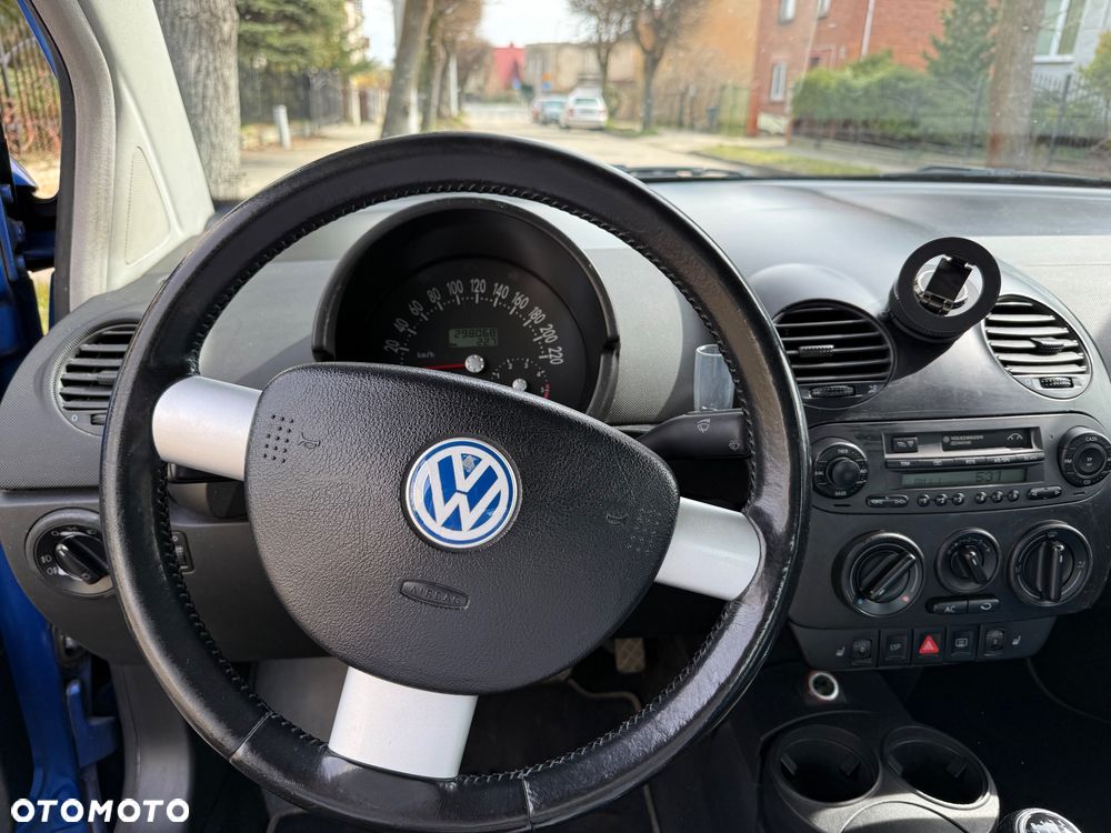 Volkswagen New Beetle - 10