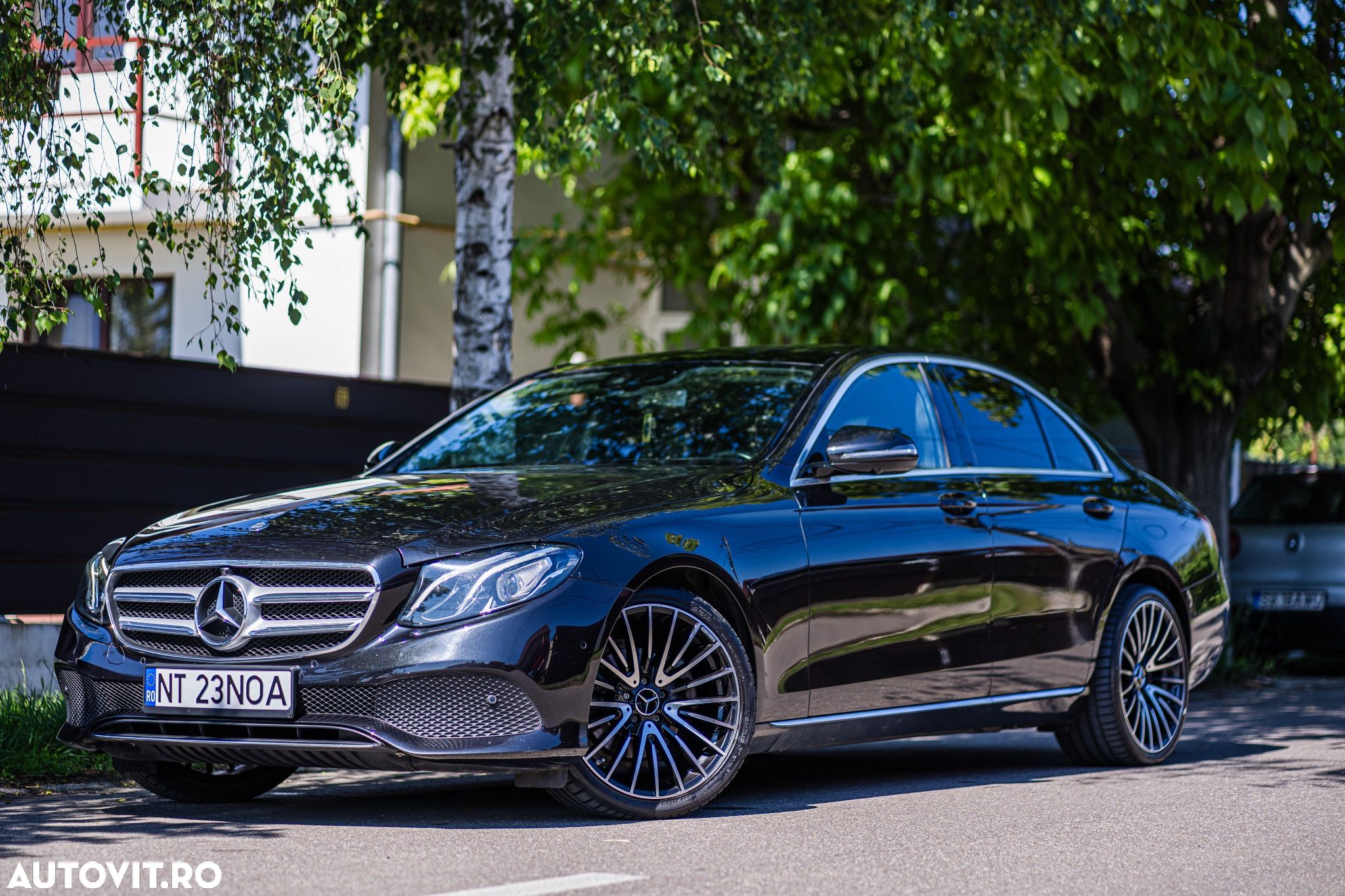 Mercedes-Benz E 220 d Aut. - 1