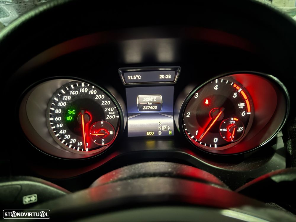 Mercedes-Benz CLA 220 CDI 7G-DCT Urban - 12