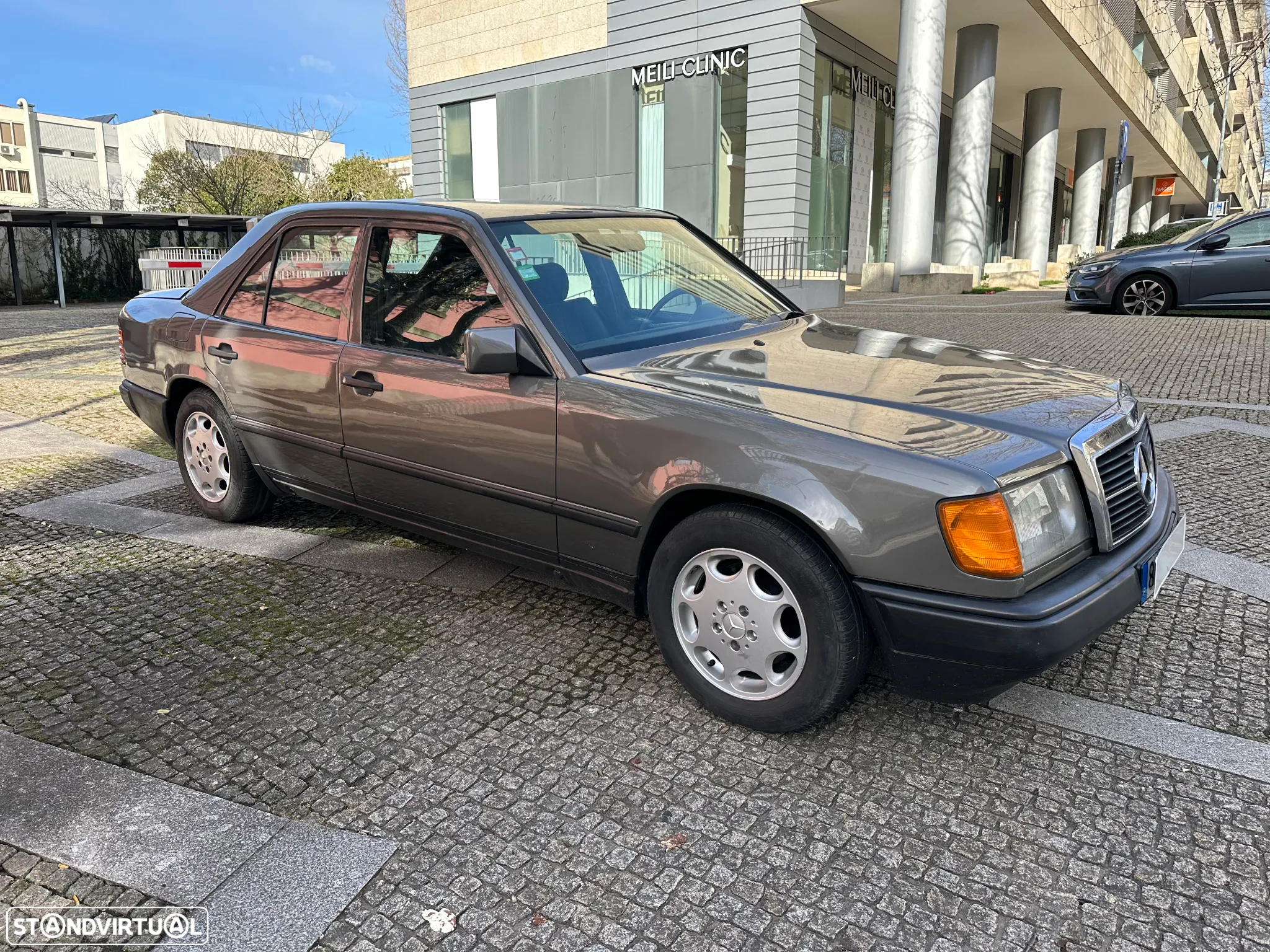 Mercedes-Benz E 230 - 12