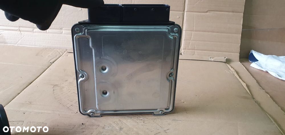 Sterownik komputer silnika VW Touran 1.9 TDI 03G906016A - 4