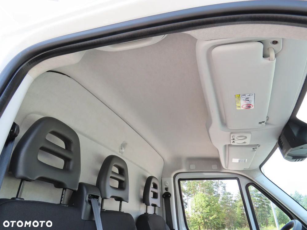 Iveco DAILY 35C16 3.0 HPI Chłodnia 7 E.Palet 3710 mm Dł. WZMACNIANY Agregat Thermo King 0*C Boczne Drzwi Zabudowy DMC 3500 DUŻA Ładowność 1160 Kg Nowe OPONY + Serwis W ASO IVECO Virtual Cockpit Carplay / Android Auto Stan Jak Nowy GWARANCJA Gotowy I Dostępny Polecam - 30