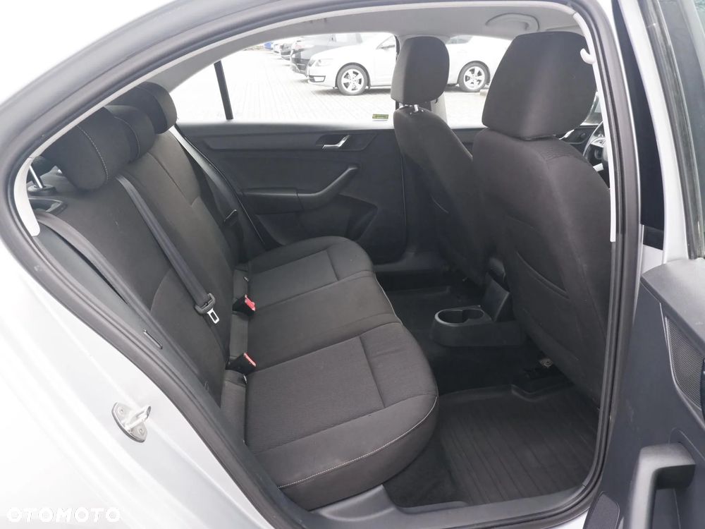 Skoda RAPID 1.2 TSI Ambition - 16