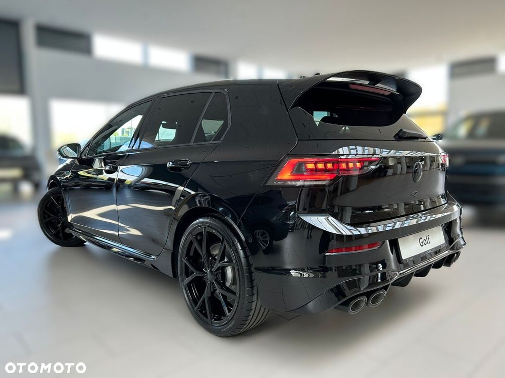 Volkswagen Golf - 10