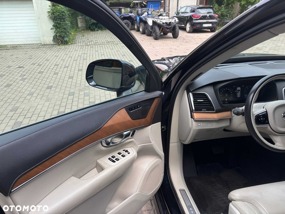 Volvo XC 90 - 5