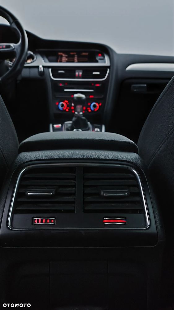 Audi A4 Avant 2.0 TDI DPF Ambiente - 28