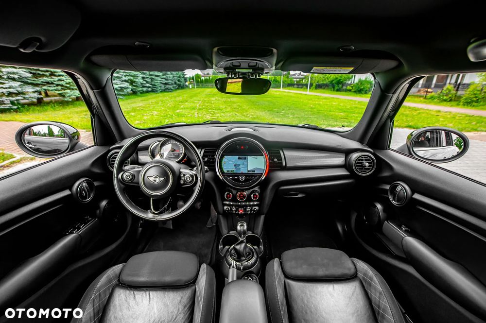 MINI Cooper Essential Trim - 5