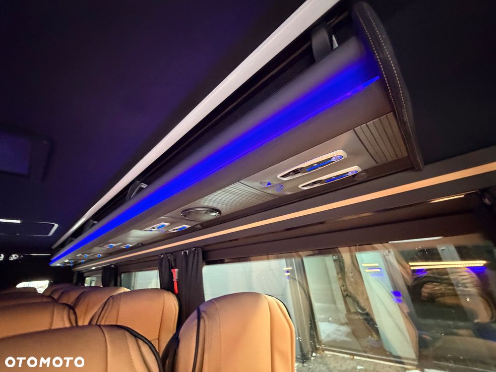 Mercedes-Benz Sprinter 519 - 20