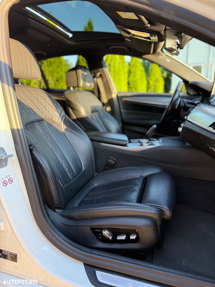 BMW 5 Series 2019 — imagine 10