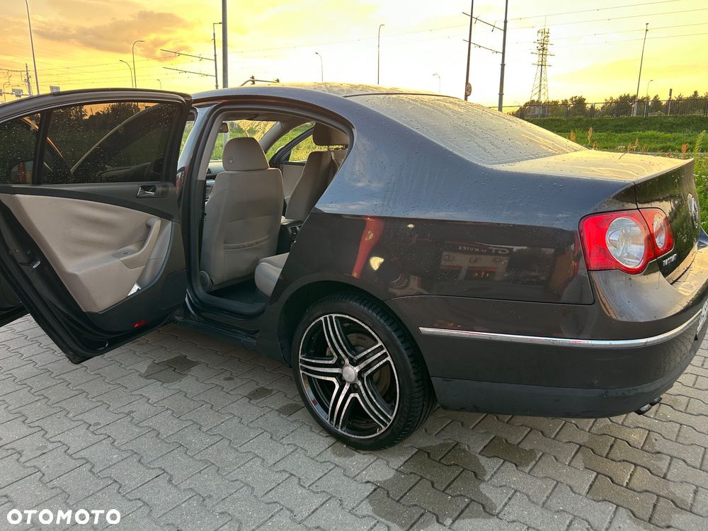 Volkswagen Passat 1.9 TDI Comfortline - 7