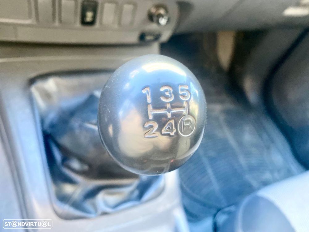 Toyota Hilux 2.5 D-4D 2WD CE - 16
