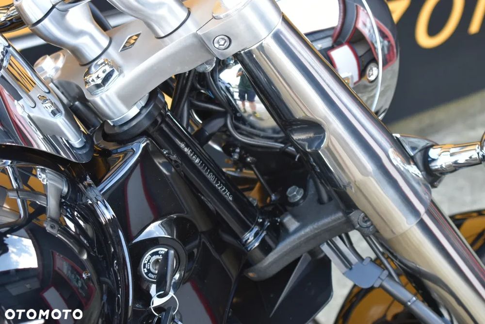 Suzuki Intruder - 30