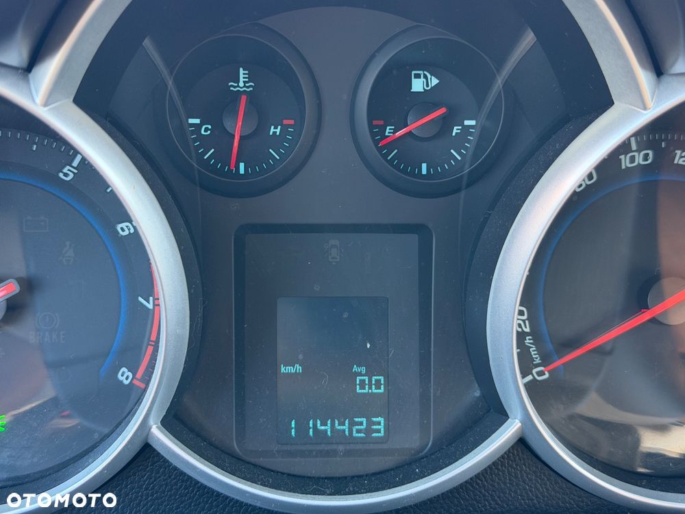 Chevrolet Cruze 1.6 - 18