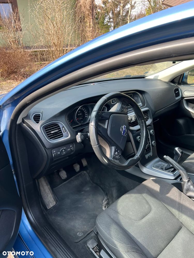Volvo V40 D2 Drive-E Momentum - 11