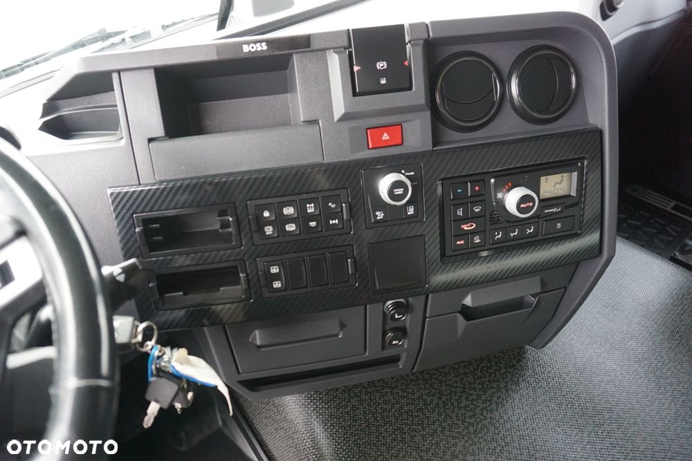 Renault / T 460 / EURO 6 / ACC / RETARDER / SLEEPER CAB - 29