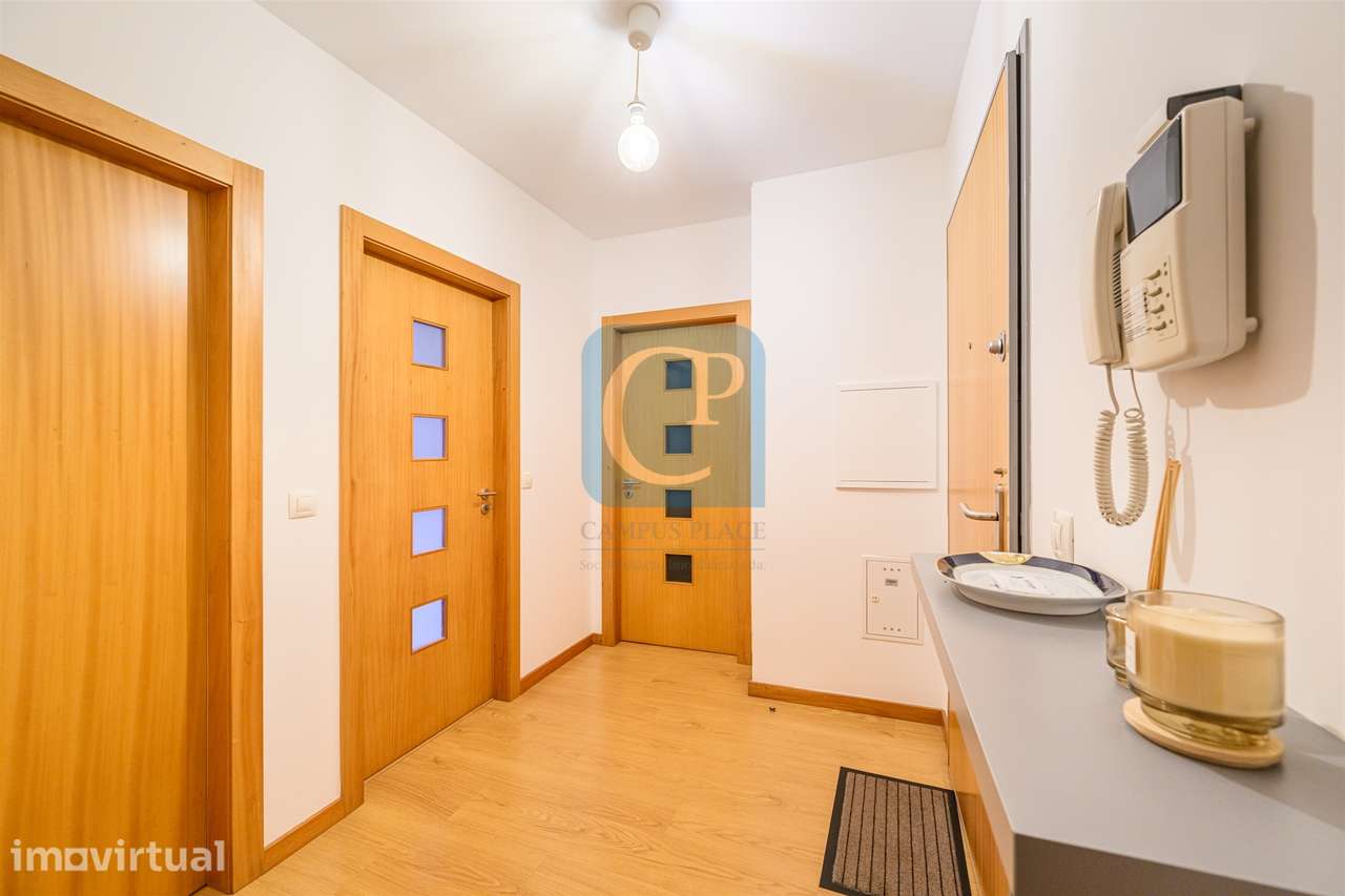 Apartamento T1 junto à Faculdade de Engenharia - Grande imagem: 3/17