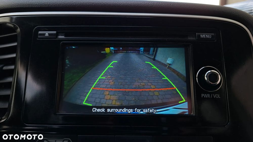 Mitsubishi Outlander 2.0 2WD Inform - 33