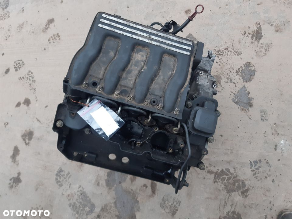 SILNIK M47D20

 BMW
 320D E46 317/5 ORIENT BLAU - 8
