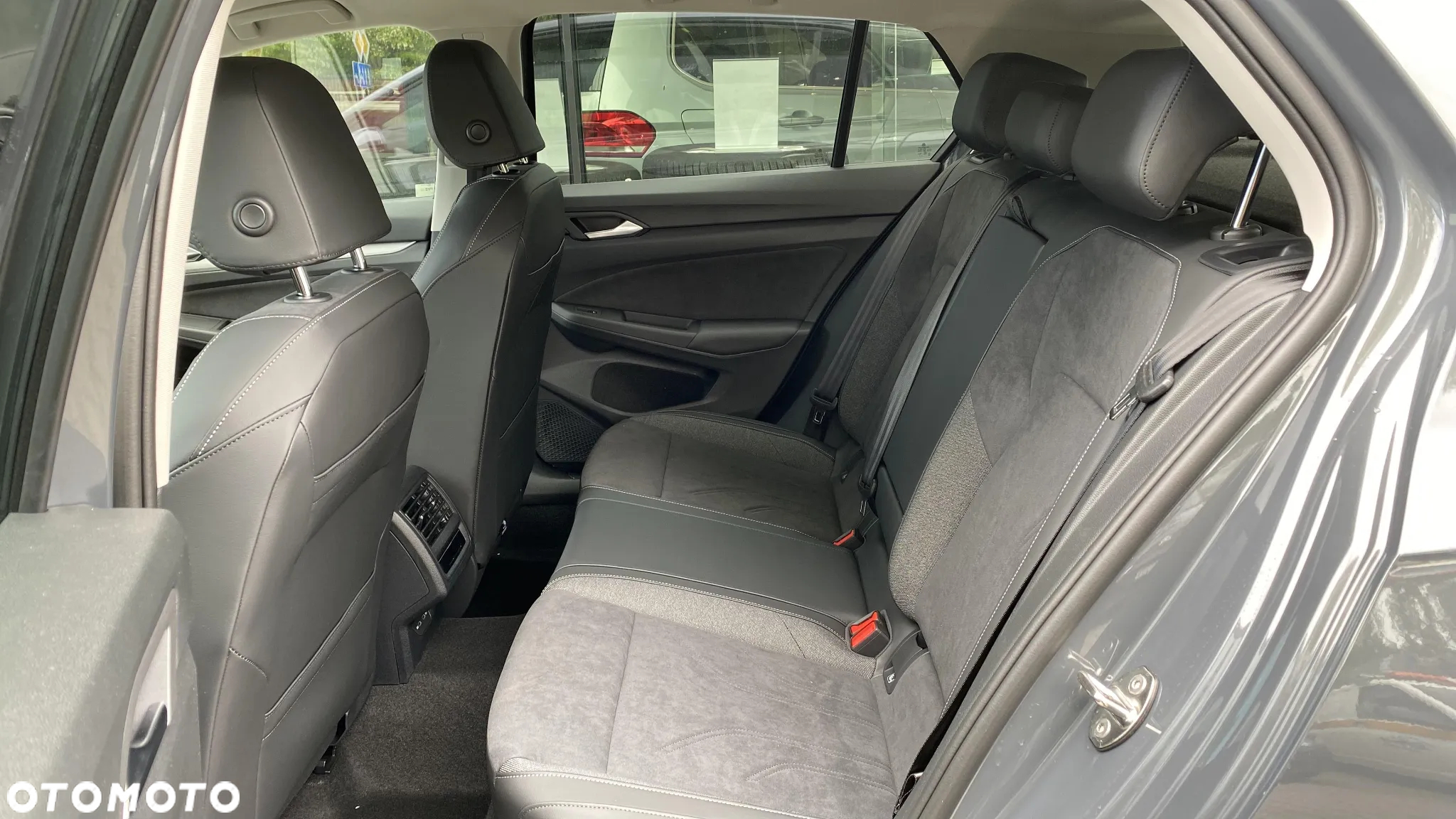Volkswagen Golf - 22