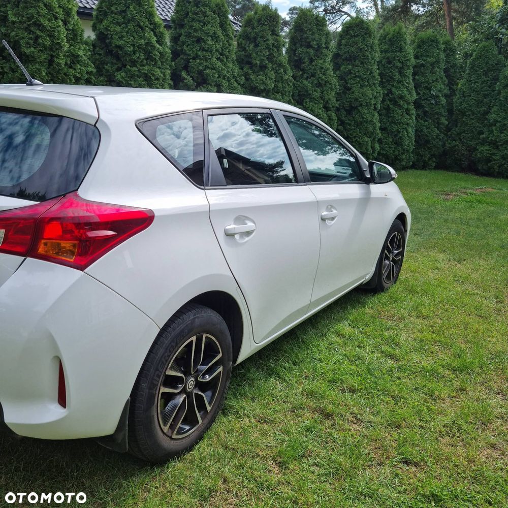 Toyota Auris 1.4 D-4D Active - 5