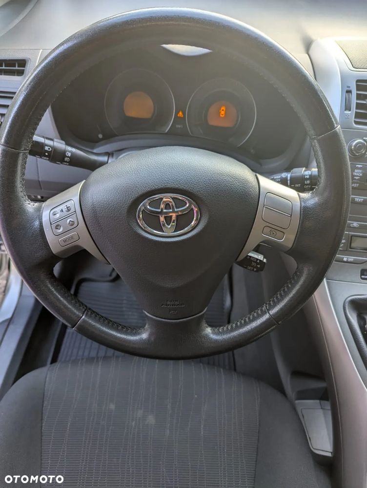 Toyota Auris 2.0 D-4D Luna - 14