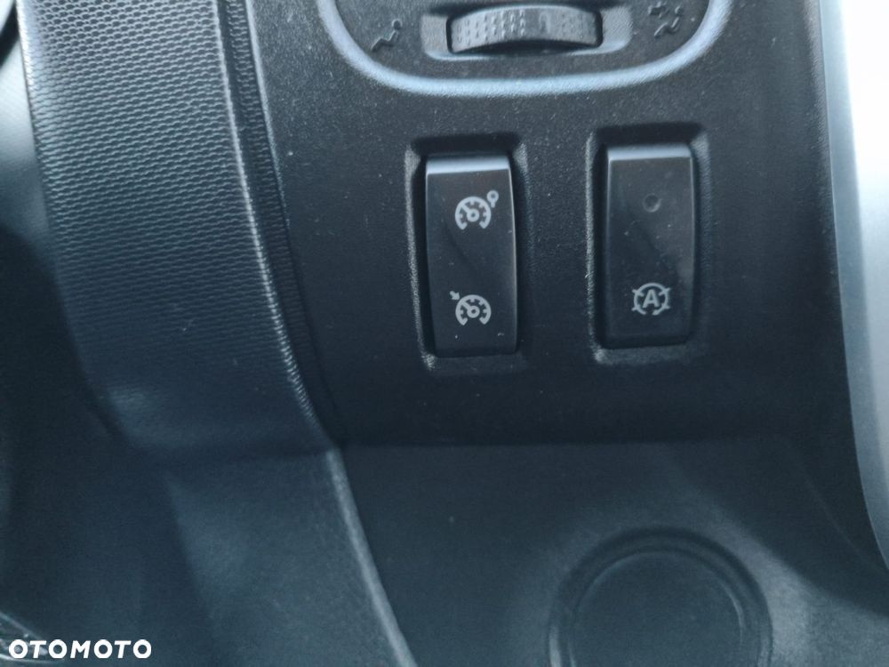 Renault Trafic 2.0 dCi - 37