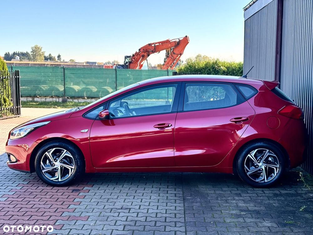 Kia Ceed 1.4 CVVT Dream-Team Edition - 12
