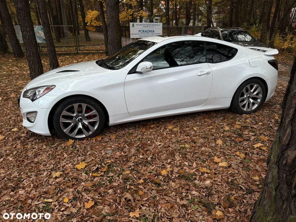 Hyundai Genesis Coupe - 2