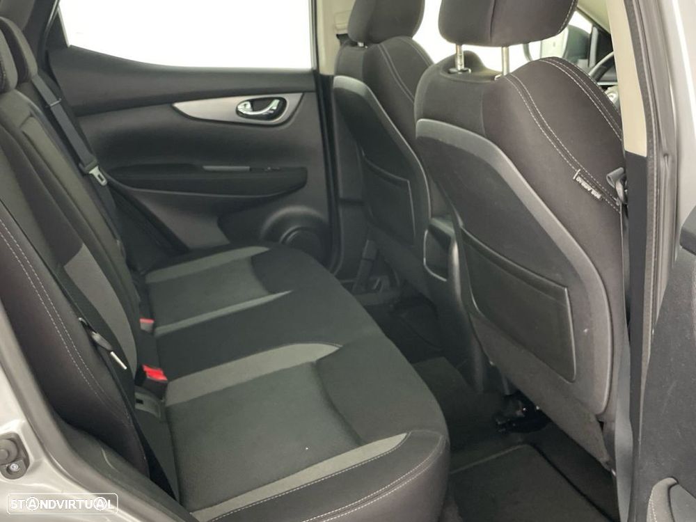 Nissan Qashqai 1.5 dCi N-Connecta - 23