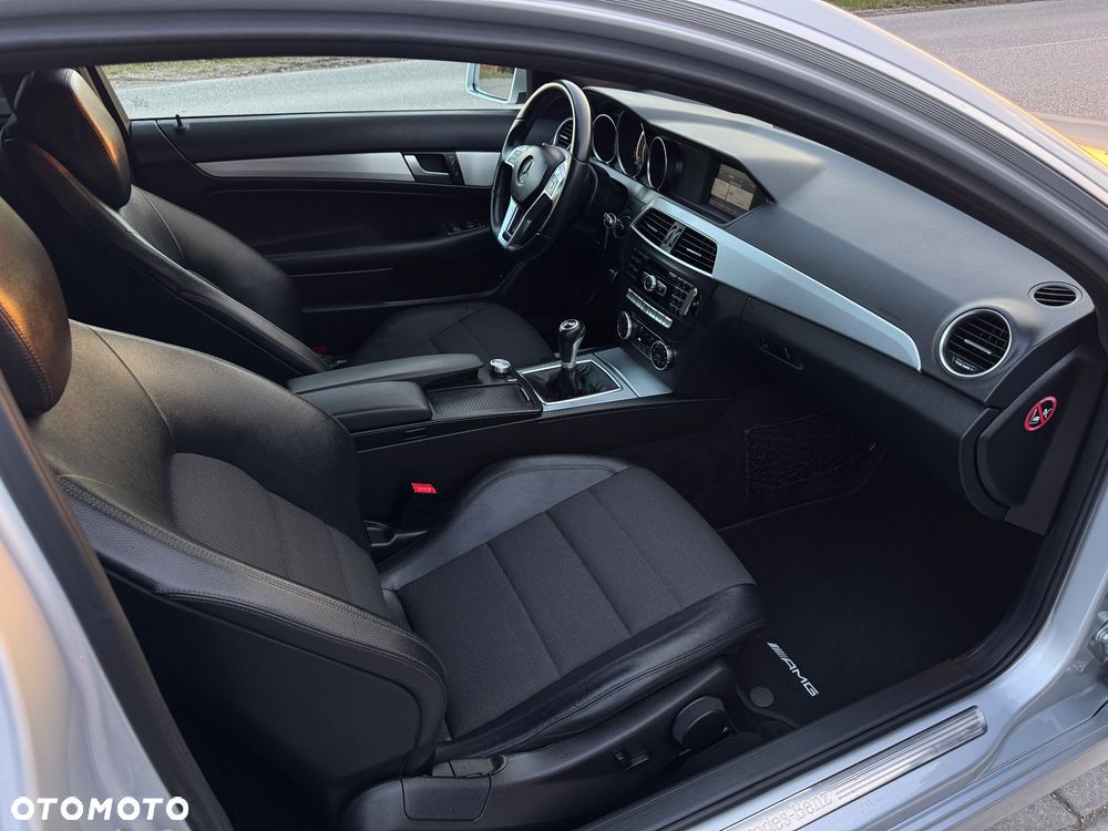 Mercedes-Benz Klasa C 180 Coupe AMG Line - 14