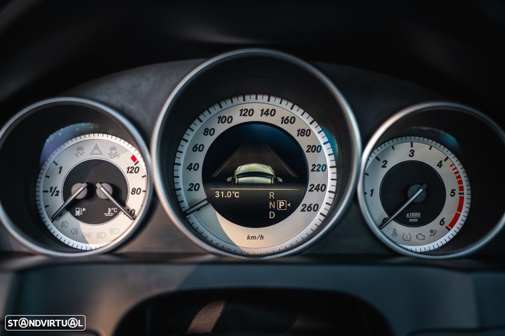 Mercedes-Benz E 250 d 9G-TRONIC Sport Edition - 34