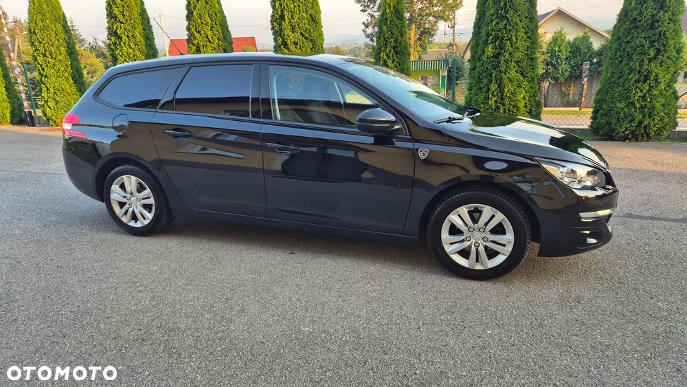 Peugeot 308 SW 1.2 PureTech Allure S&S - 5