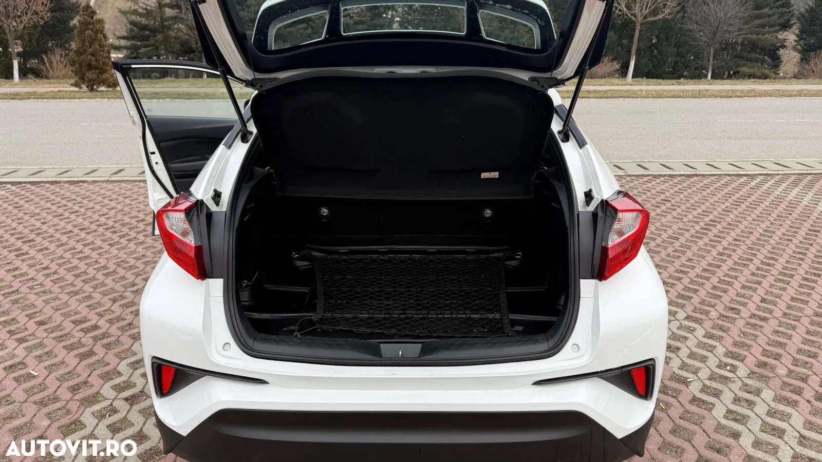 Toyota C-HR 1.8 HSD 4x2 CVT C-enter - 10