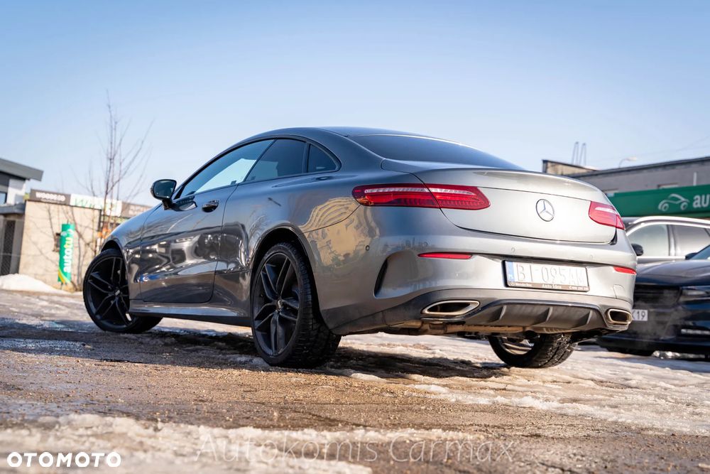 Mercedes-Benz Klasa E 200 4-Matic 9G-TRONIC - 11