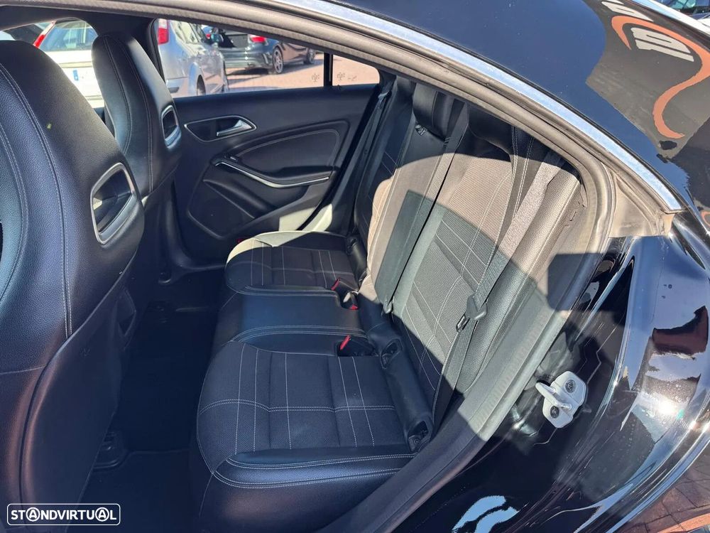 Mercedes-Benz CLA 180 CDI Urban - 14
