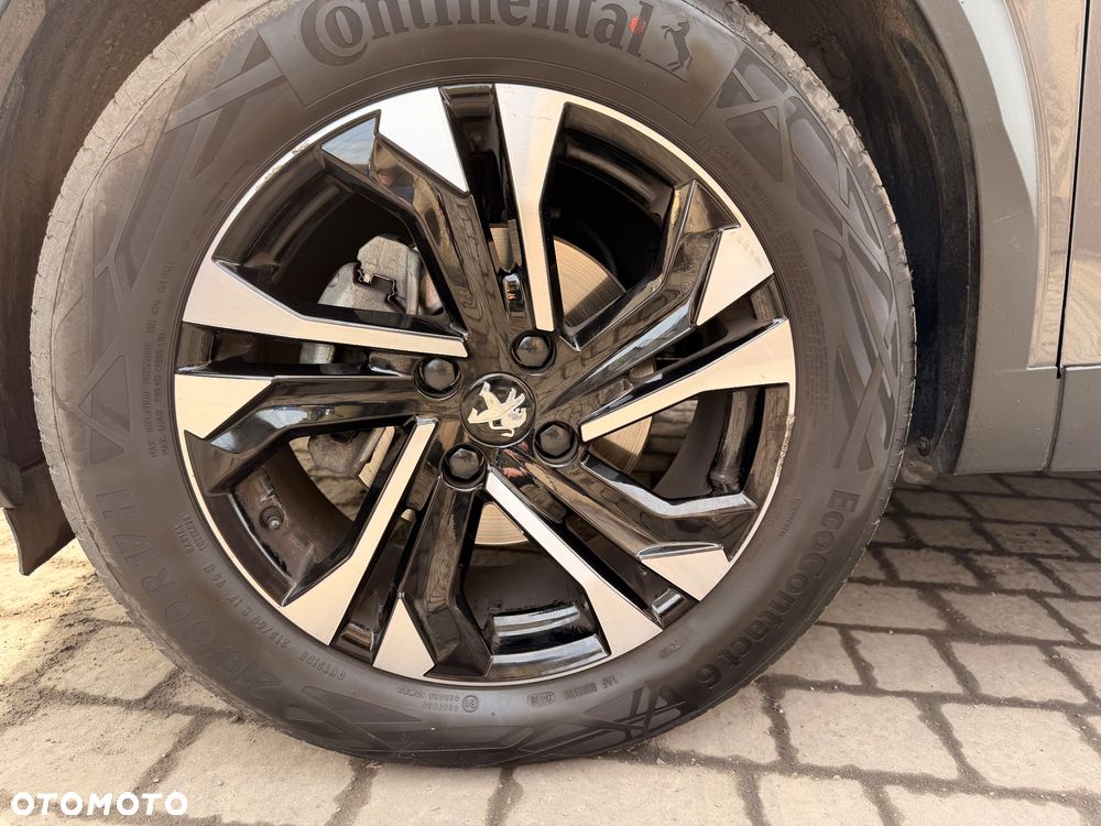 Peugeot 2008 PureTech 130 EAT8 GT - 24