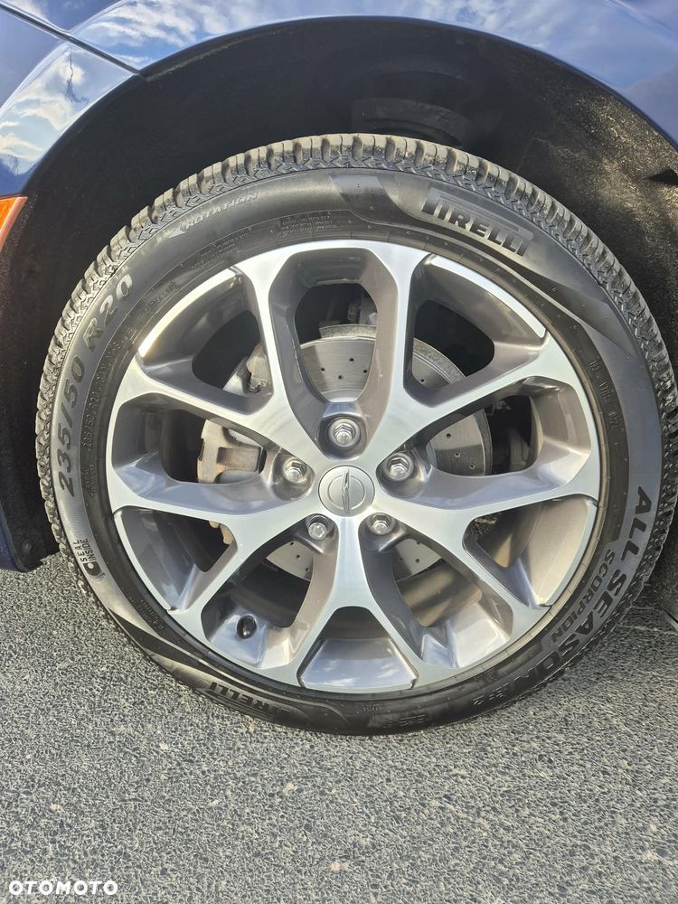 Chrysler Pacifica - 8