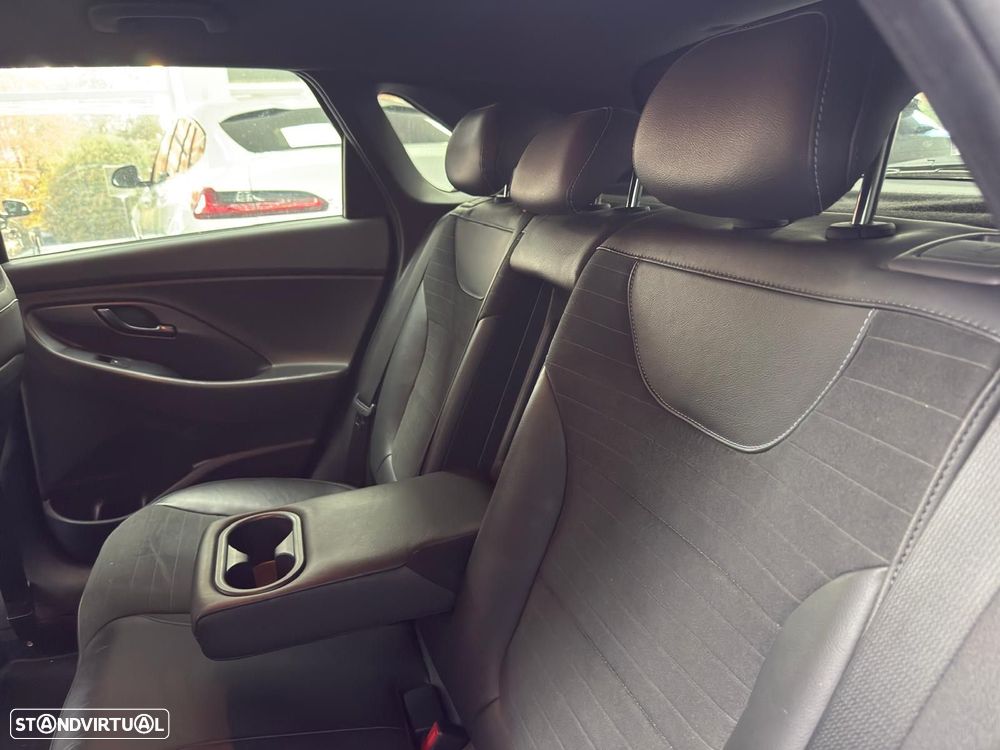 Hyundai i30 N 2.0 T-GDi Performance Pack - 27