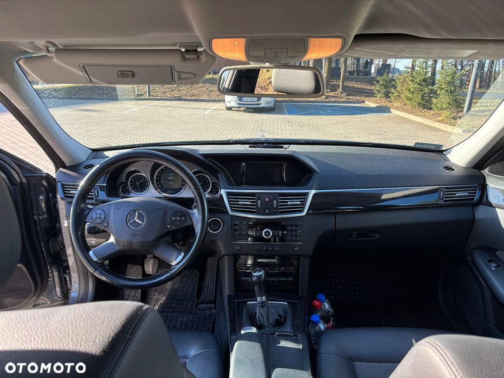 Mercedes-Benz Klasa E 200 CGI BlueEffICIENCY Avantgarde - 11